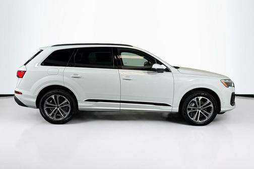 2026 Audi Q7 45 Premium