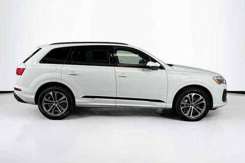 2026 Audi Q7 45 Premium