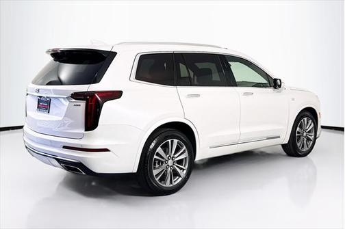 2022 Cadillac XT6 Premium Luxury FWD