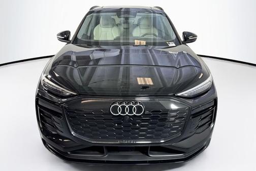 2025 Audi Q6 e-tron Premium Plus quattro