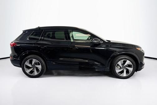 2025 Audi Q6 e-tron Premium Plus quattro