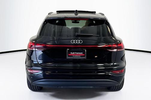 2025 Audi Q6 e-tron Premium Plus quattro