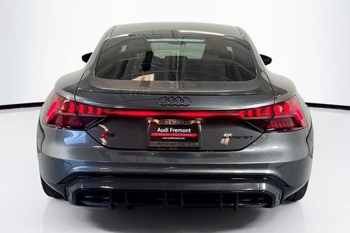 2022 Audi RS e-tron GT quattro