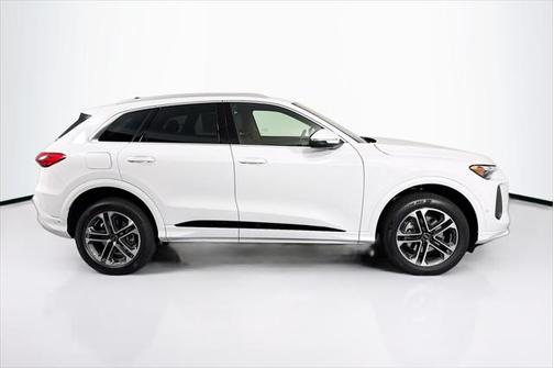 2025 Audi Q5 Premium