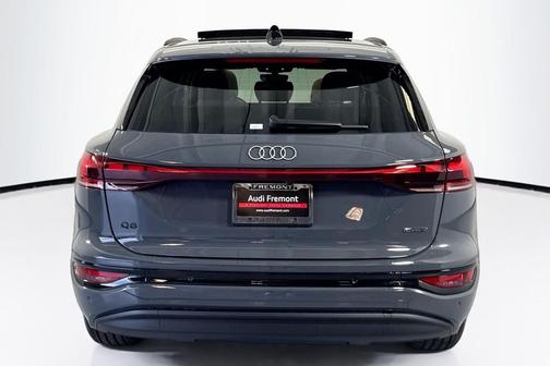 2025 Audi Q6 e-tron Premium Plus quattro