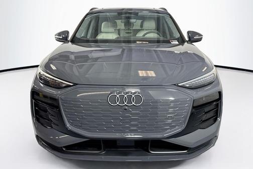 2025 Audi Q6 e-tron Premium Plus quattro