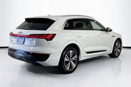 2024 Audi Q8 e-tron Premium