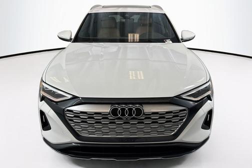 2024 Audi Q8 e-tron Premium