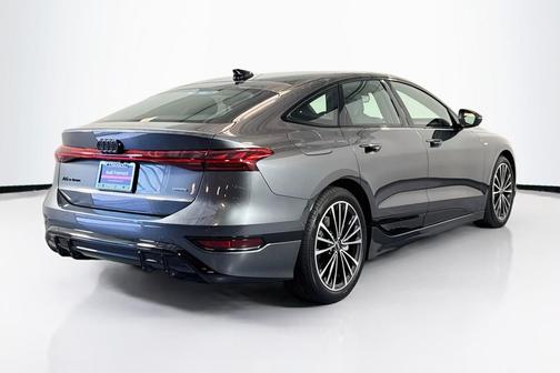 Daytona Gray Pearl Effect 2027 Audi A6 e-tron Prestige quattro