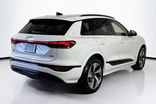 2025 Audi Q6 e-tron Premium Plus quattro