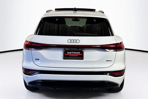 2025 Audi Q6 e-tron Premium Plus quattro