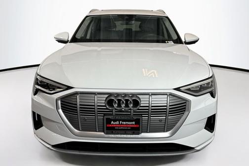 2019 Audi e-tron Premium Plus