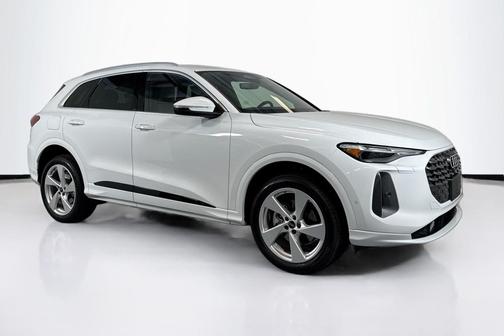 2025 Audi Q5 Premium Plus