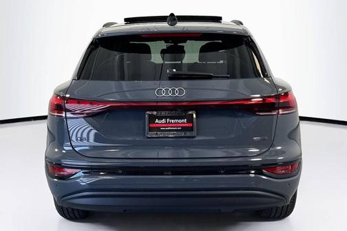 2025 Audi Q6 e-tron Premium Plus quattro