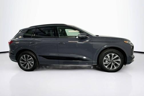 2025 Audi Q6 e-tron Premium Plus quattro