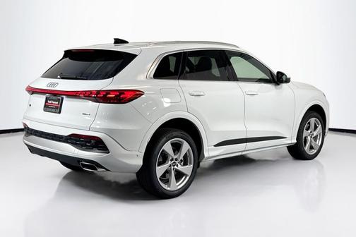 2025 Audi Q5 Premium Plus