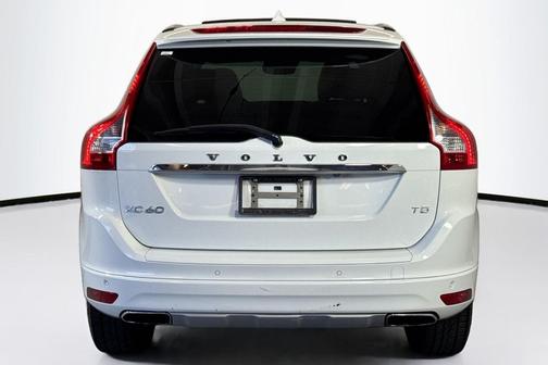 2016 Volvo XC60 T5 Drive-E Platinum