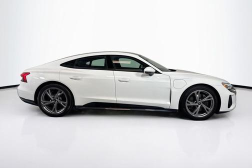 2022 Audi e-tron GT Premium Plus