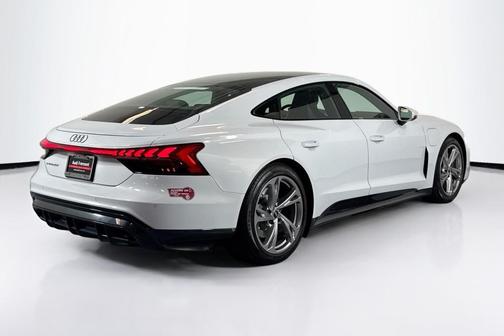 2023 Audi e-tron GT Premium Plus quattro