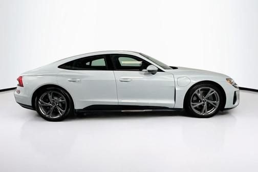 2023 Audi e-tron GT Premium Plus quattro