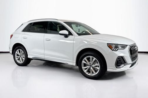 2025 Audi Q3 Premium 45 TFSI S line quattro Tiptronic