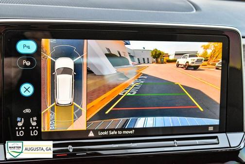 Opal White Pearl Effect 2024 Volkswagen Atlas 2.0T SEL Premium R-Line