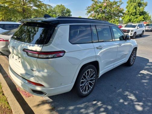 Bright White Clearcoat 2025 Jeep Grand Cherokee L Summit