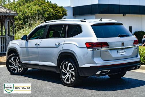 Pyrite Silver Metallic 2023 Volkswagen Atlas 3.6L SEL