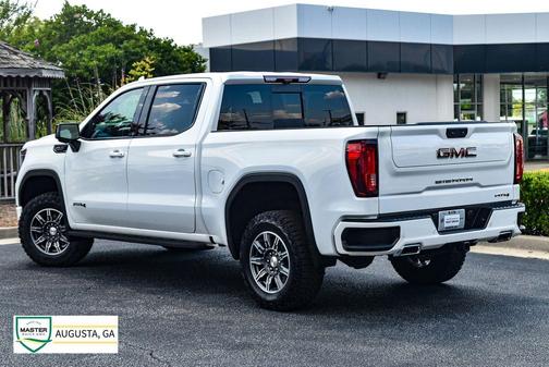 Summit White 2024 GMC Sierra 1500 AT4