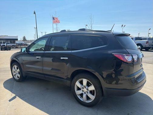 Mosaic Black Metallic 2017 Chevrolet Traverse 1LT