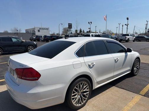 Candy White 2014 Volkswagen Passat 1.8T SE