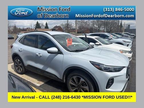 2025 Ford Escape Platinum