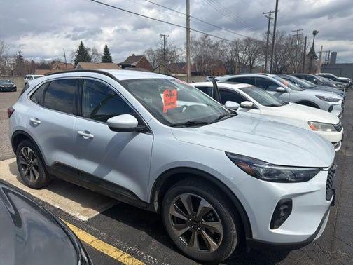 2025 Ford Escape Platinum