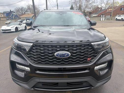 Black Metallic 2022 Ford Explorer ST