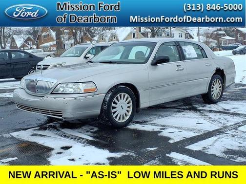 2005 Lincoln Town Car Signature