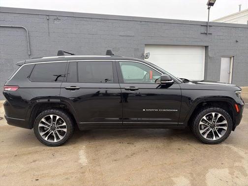 Diamond Black 2022 Jeep Grand Cherokee L Overland