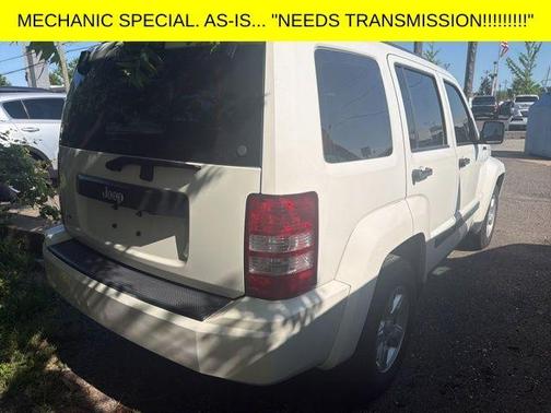 Stone White Clearcoat 2009 Jeep Liberty Sport
