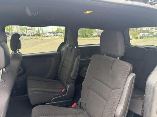 Granite Crystal Clearcoat Metallic 2017 Dodge Grand Caravan SE