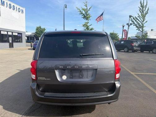 Granite Crystal Clearcoat Metallic 2017 Dodge Grand Caravan SE