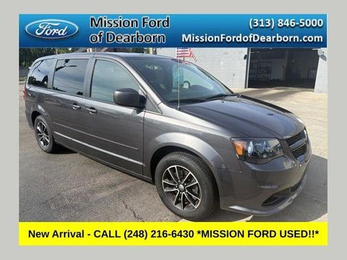 Granite Crystal Clearcoat Metallic 2017 Dodge Grand Caravan SE