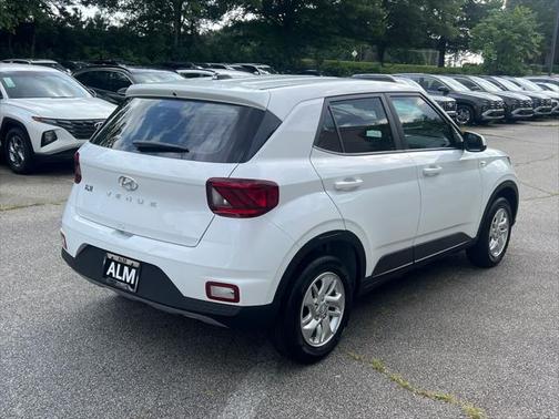 2025 Hyundai VENUE SE