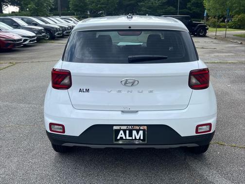 2025 Hyundai VENUE SE