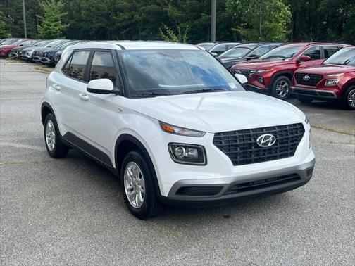 2025 Hyundai VENUE SE