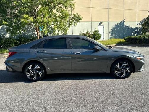 2025 Hyundai ELANTRA Sport