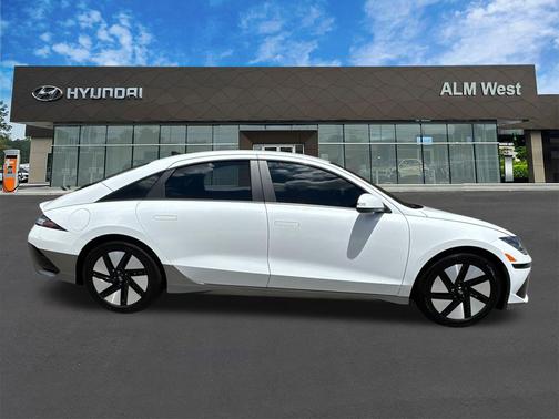 2025 Hyundai IONIQ 6 SE Standard Range