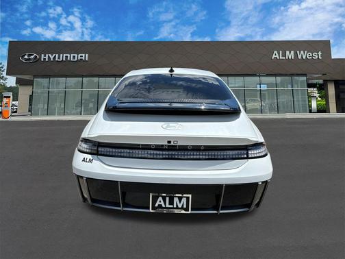 2025 Hyundai IONIQ 6 SE Standard Range