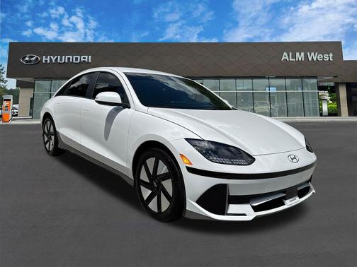 2025 Hyundai IONIQ 6 SE Standard Range