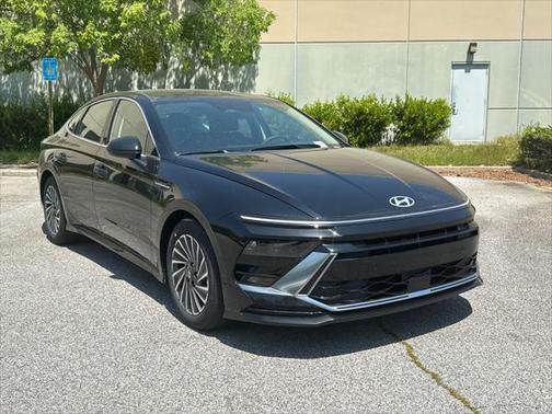 2025 Hyundai SONATA Hybrid SE