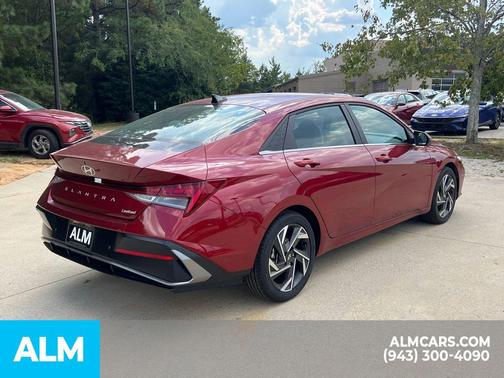 2024 Hyundai ELANTRA Limited