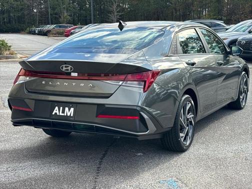 2025 Hyundai ELANTRA SEL